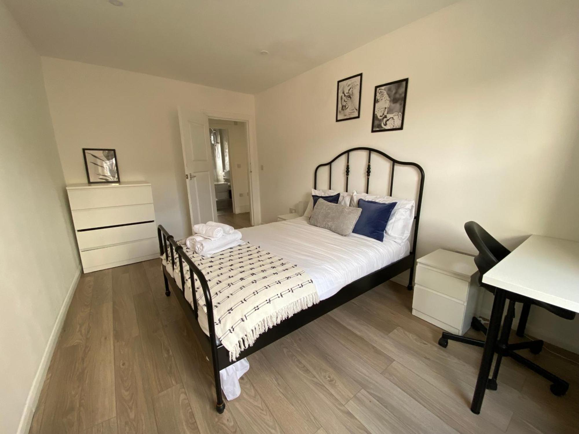 Fully Equipped 2 Bed Flat On Old Compton St! Apartment London Exterior photo